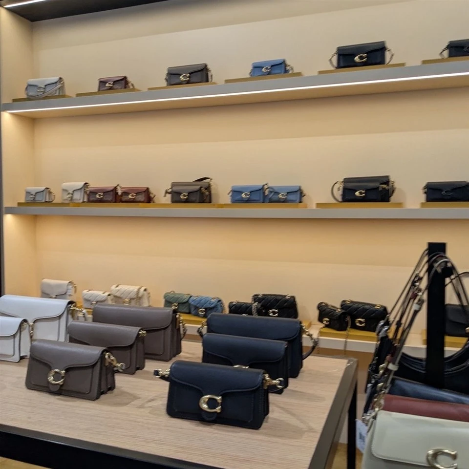 Medam Handbags magazen mèb