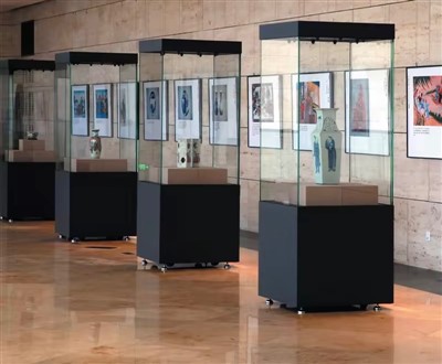 Mize Pedestal Display Case