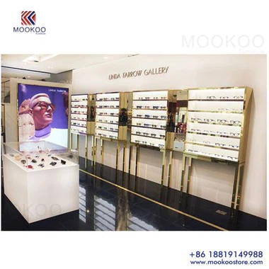 Optik Magazen Montre Showcase