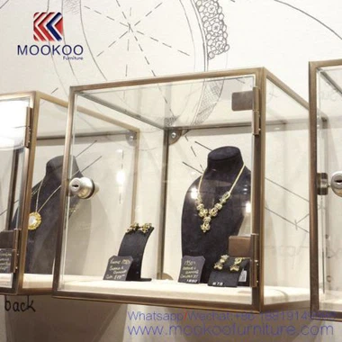 Display Bijou